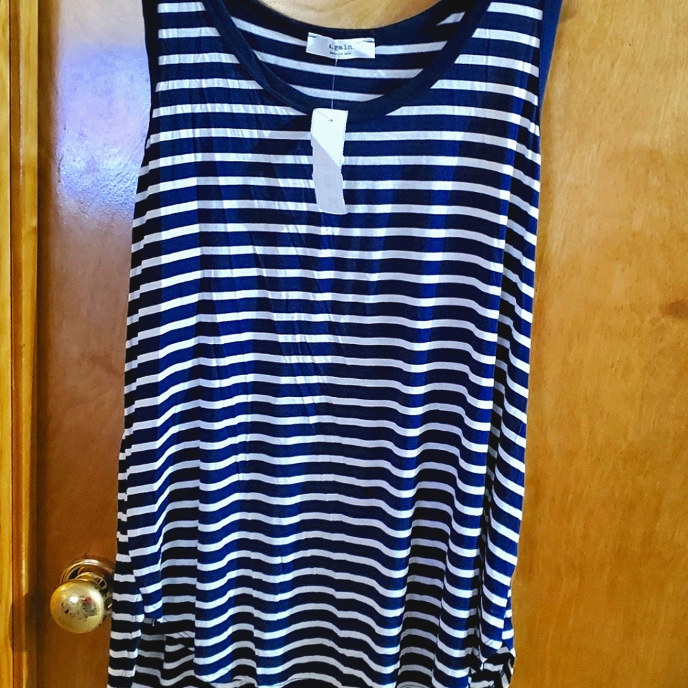 NWT Sm Navy/white stripe tank